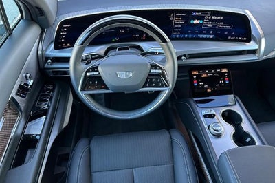 2026 Cadillac VISTIQ Luxury