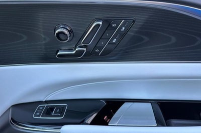 2025 Cadillac LYRIQ Luxury 1