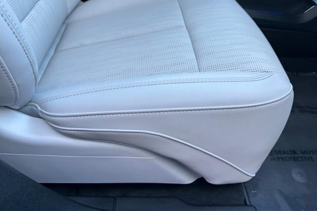 2025 Cadillac LYRIQ Luxury 1