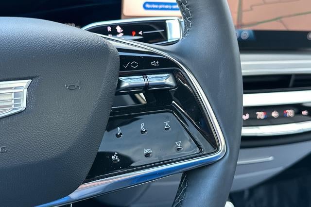 2025 Cadillac LYRIQ Luxury 1