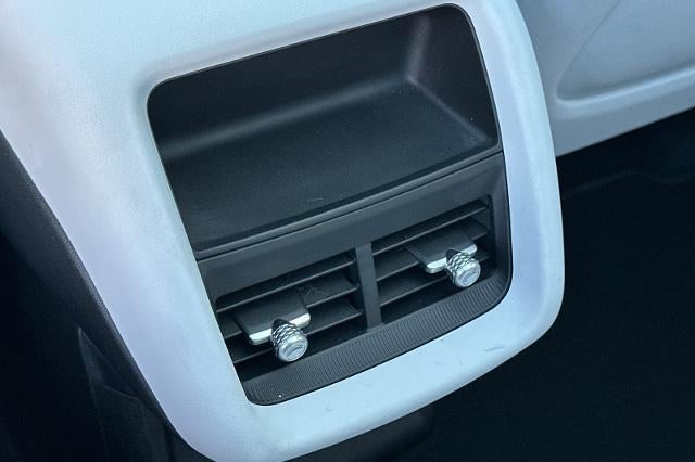 2025 Cadillac LYRIQ Luxury 1