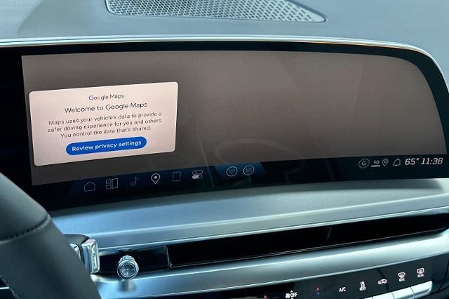 2025 Cadillac LYRIQ Luxury 1
