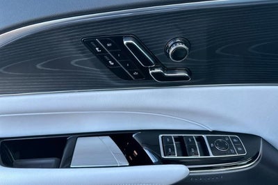 2025 Cadillac LYRIQ Luxury 1