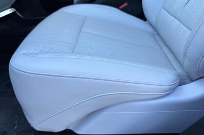 2025 Cadillac LYRIQ Luxury 1