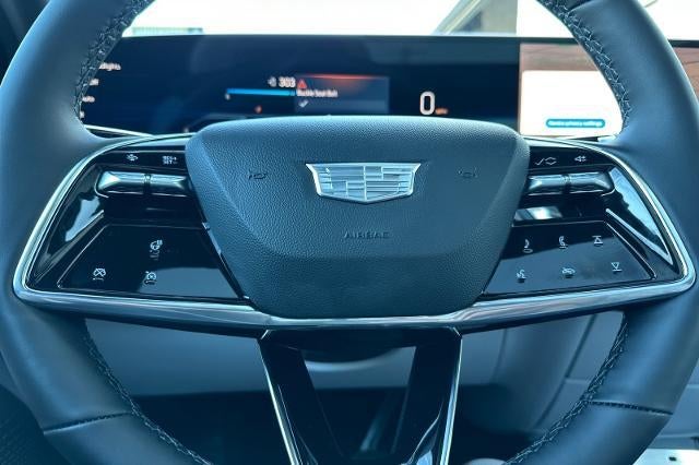 2025 Cadillac LYRIQ Luxury 1