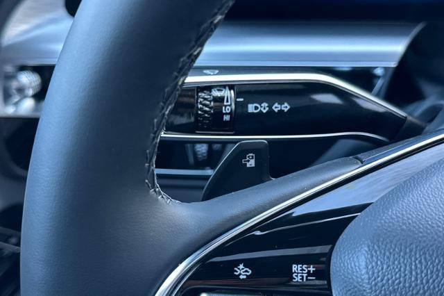 2025 Cadillac LYRIQ Luxury 1