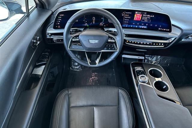 2024 Cadillac LYRIQ Luxury 1