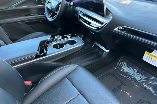 2025 Cadillac LYRIQ Sport 1