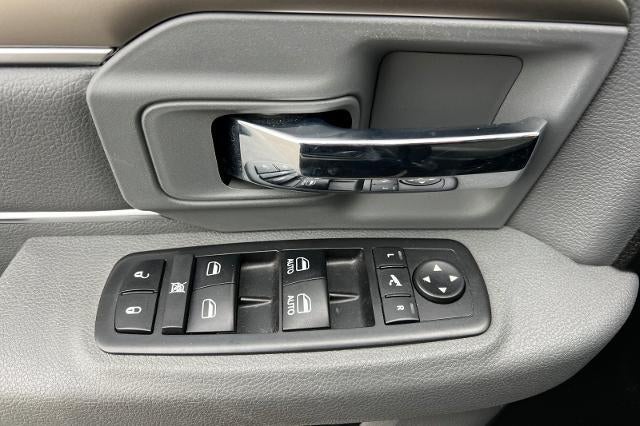 2017 RAM 1500 Big Horn Crew Cab 4x4 5'7" Box