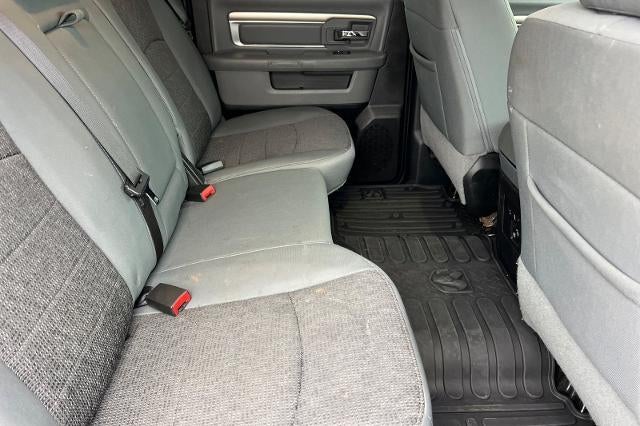 2017 RAM 1500 Big Horn Crew Cab 4x4 5'7" Box