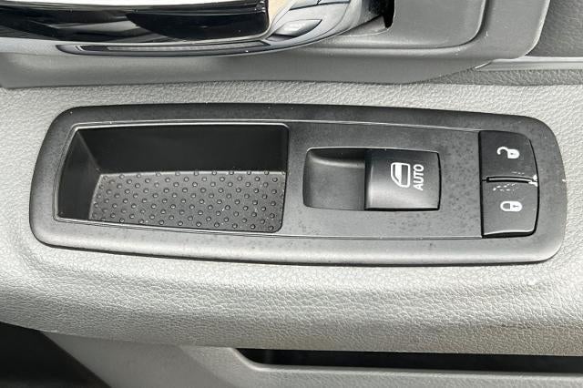 2017 RAM 1500 Big Horn Crew Cab 4x4 5'7" Box