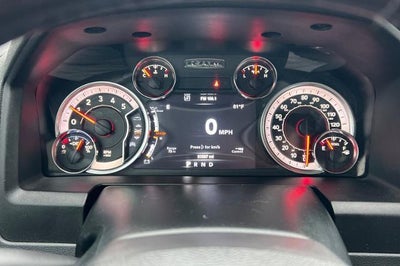 2017 RAM 1500 Big Horn Crew Cab 4x4 5'7" Box