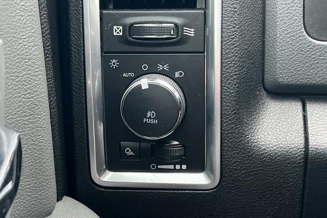 2017 RAM 1500 Big Horn Crew Cab 4x4 5'7" Box