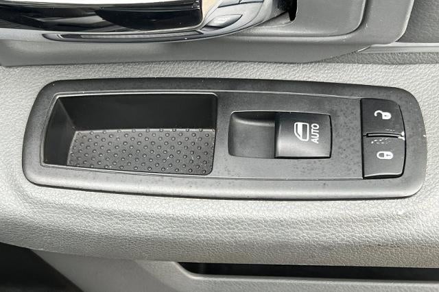 2017 RAM 1500 Big Horn Crew Cab 4x4 5'7" Box