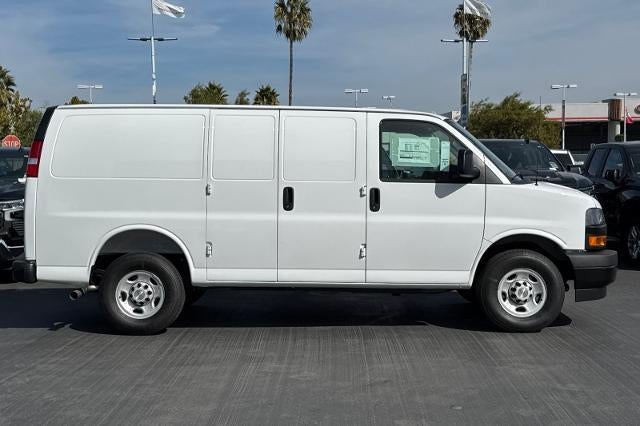 2025 Chevrolet Express Cargo 2500 Base