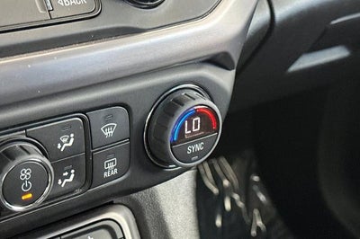 2022 GMC Acadia AT4