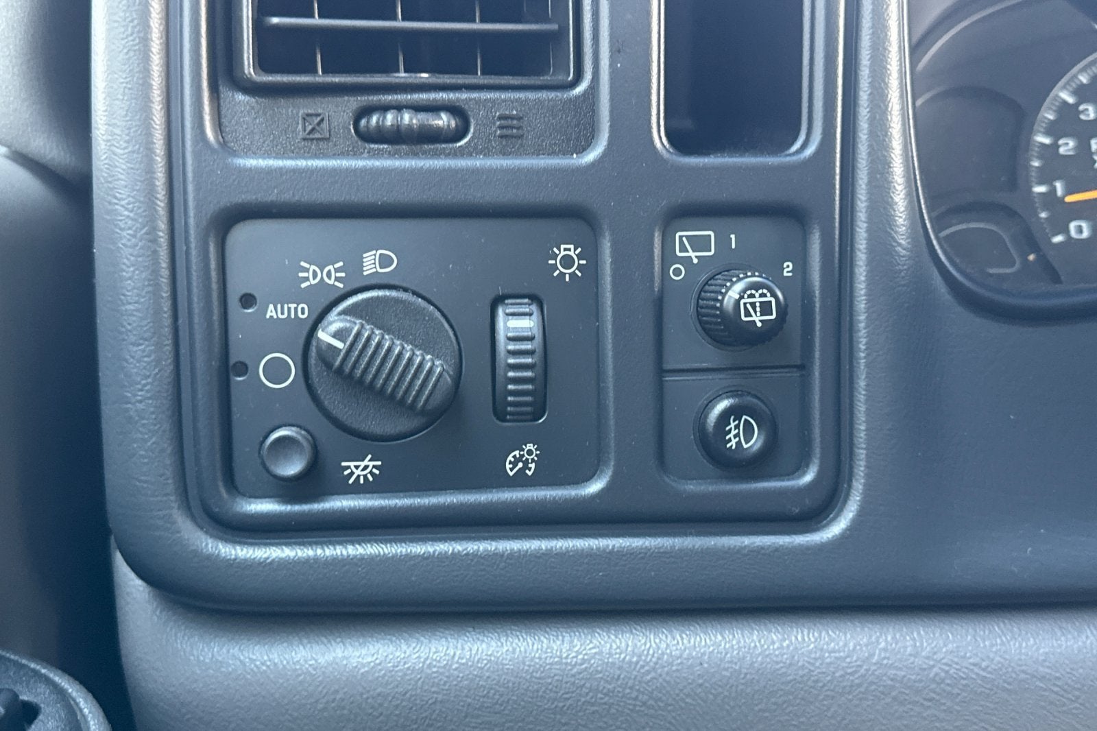 2003 Chevrolet Suburban LS