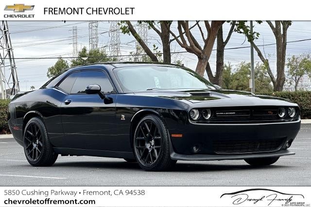 2015 Dodge Challenger Scat Pack's photo