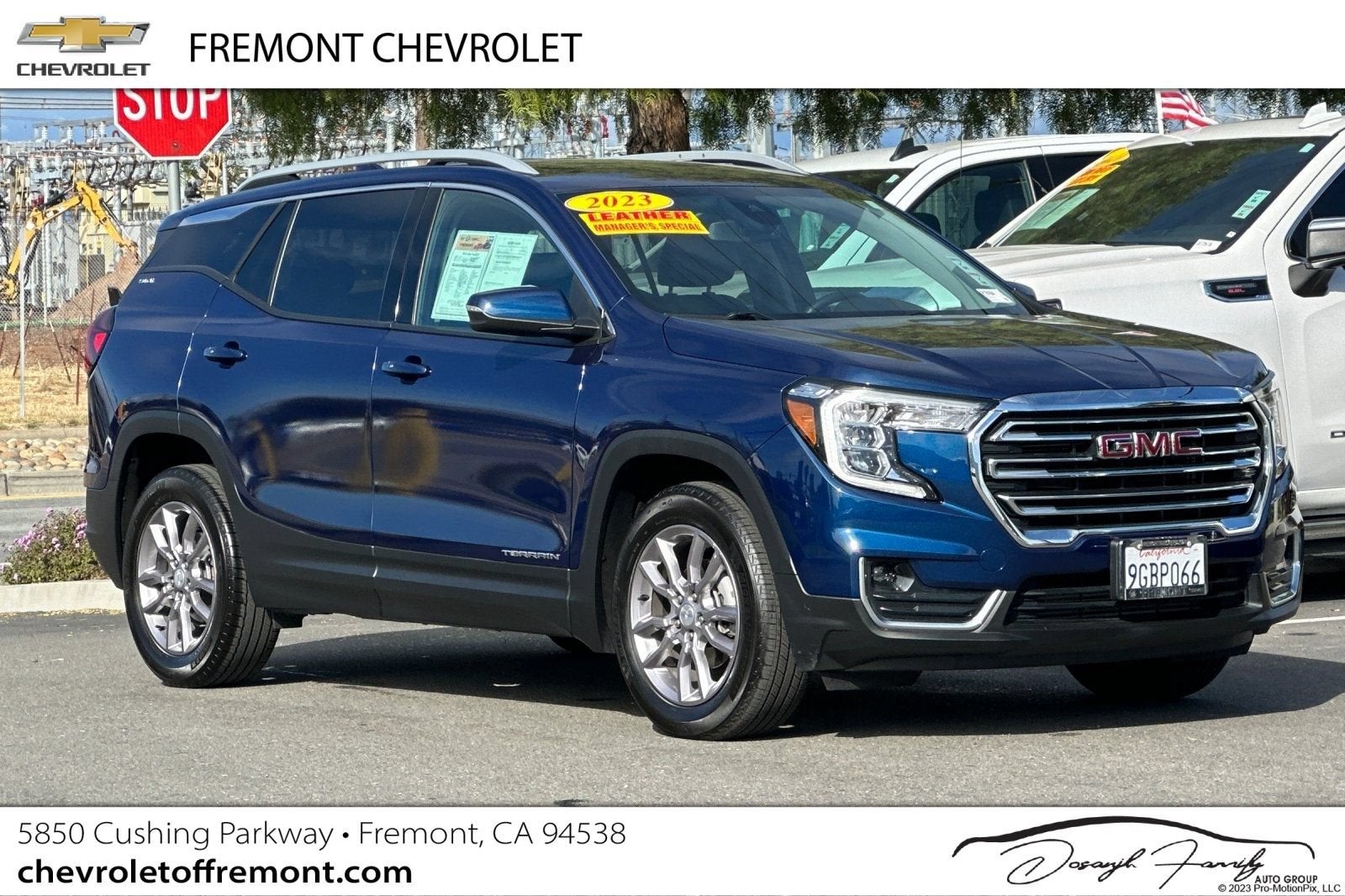 2023 GMC Terrain SLT