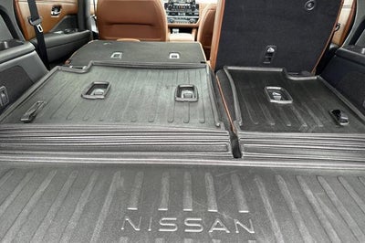 2023 Nissan Pathfinder Platinum FWD