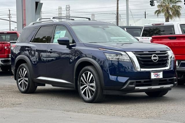 2023 Nissan Pathfinder Platinum FWD