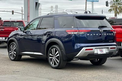 2023 Nissan Pathfinder Platinum FWD