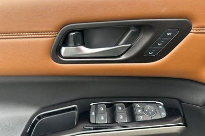 2023 Nissan Pathfinder Platinum FWD