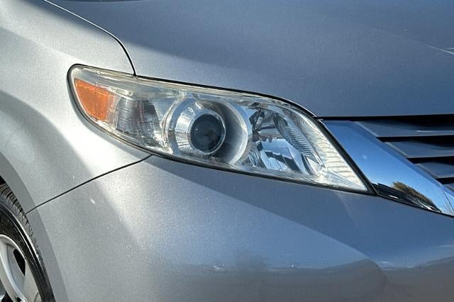 2015 Toyota Sienna LE AAS