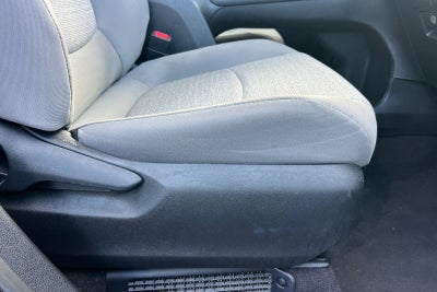 2025 Toyota Sienna LE