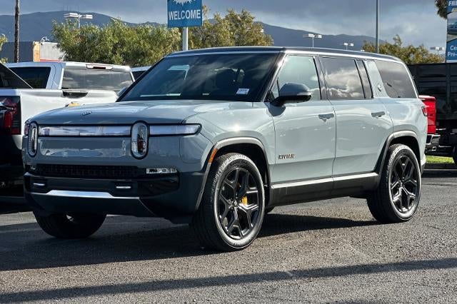 2023 RIVIAN R1S Adventure