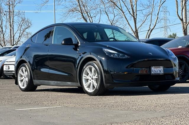 Used 2023 Tesla Model Y Long Range with VIN 7SAYGDEE7PF597592 for sale in Kansas City