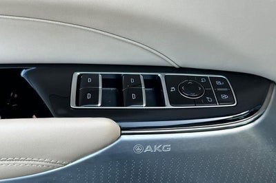 2024 Cadillac LYRIQ Sport 3