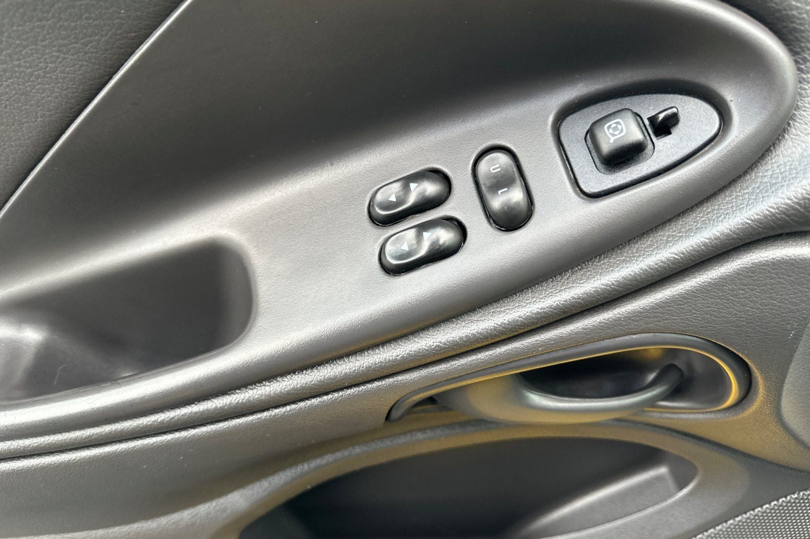 2004 Ford Mustang Mach 1 Premium