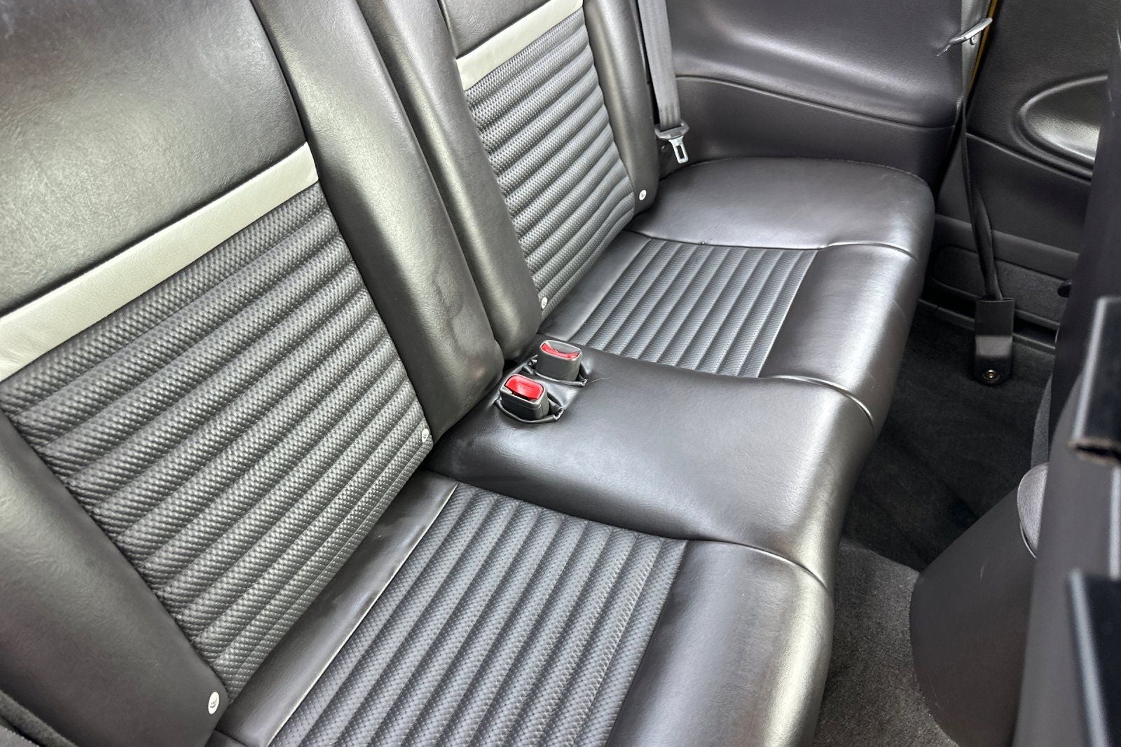 2004 Ford Mustang Mach 1 Premium