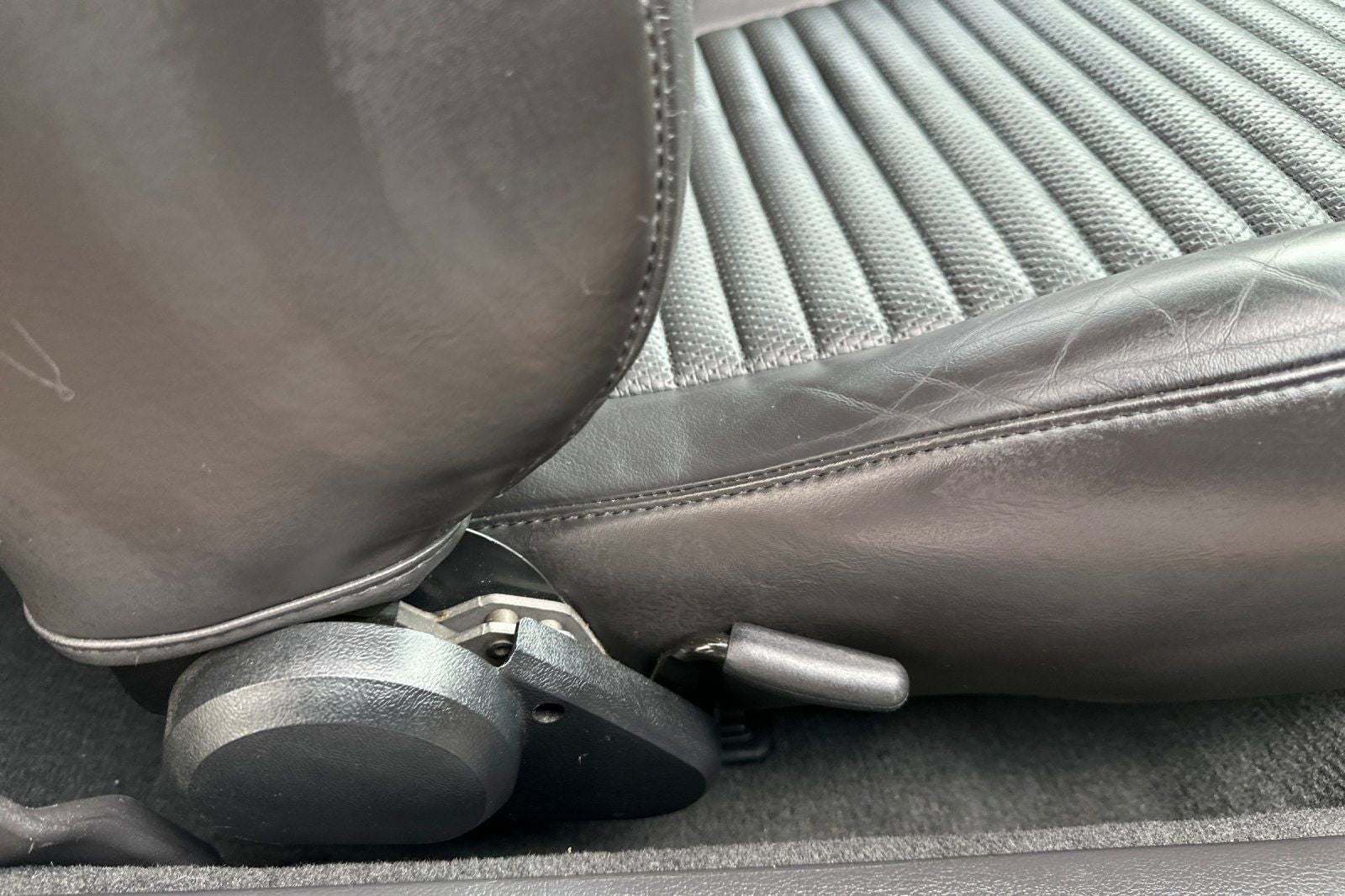 2004 Ford Mustang Mach 1 Premium