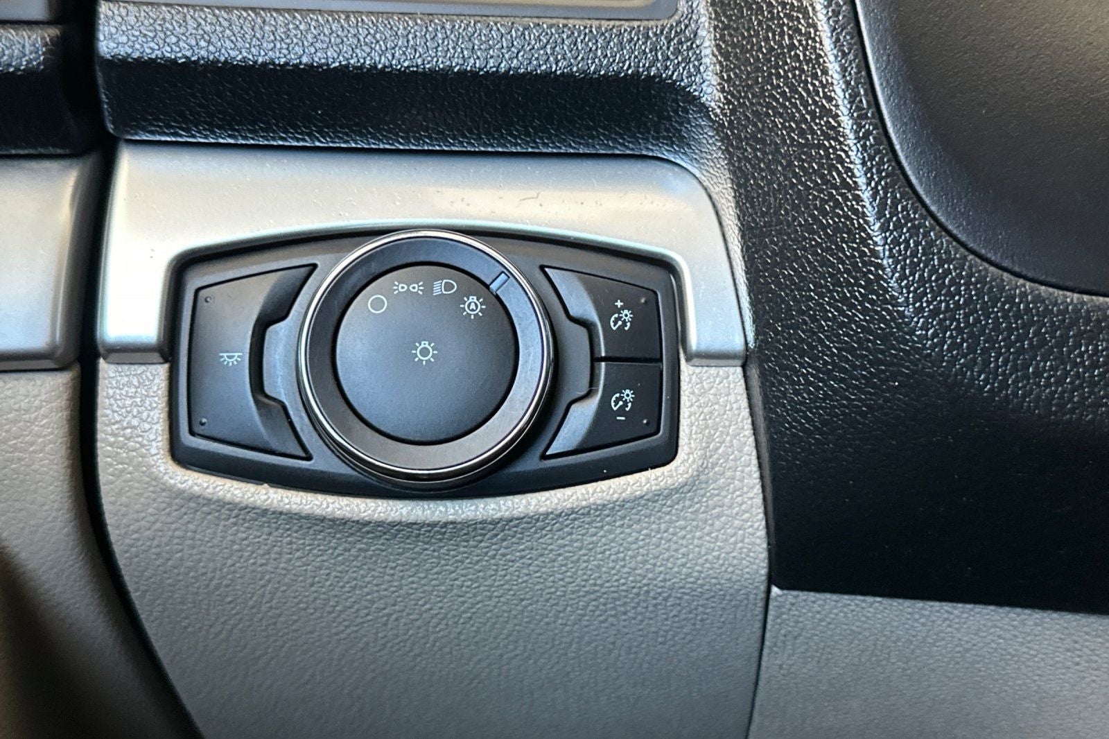 2018 Ford Explorer Base