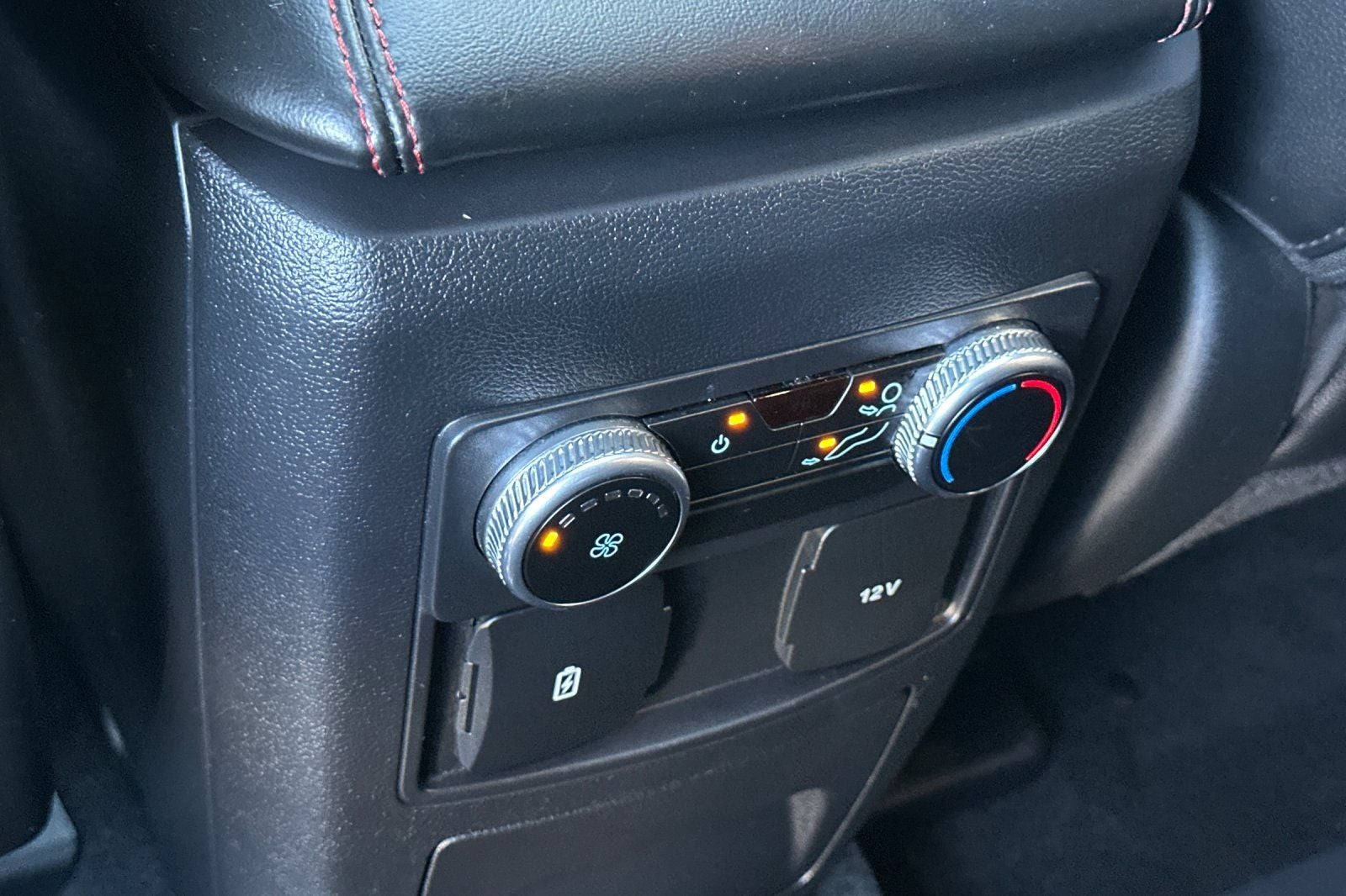 2024 Ford Explorer ST-Line