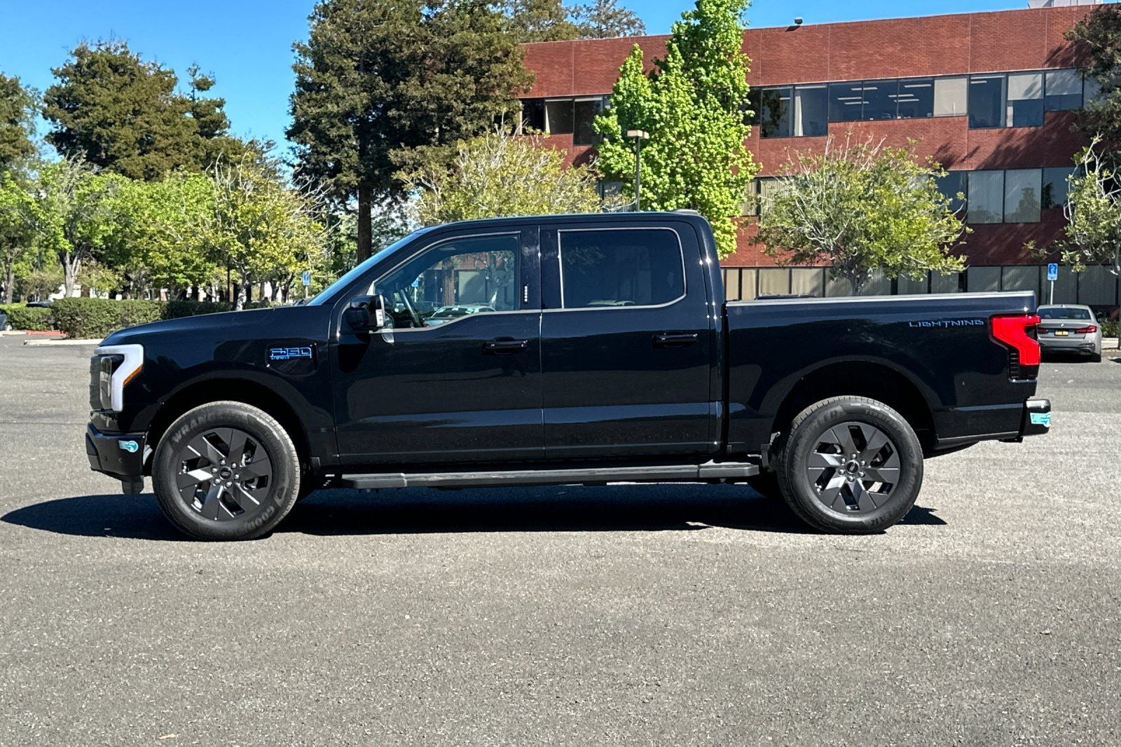 2024 Ford F-150 Lightning Lariat