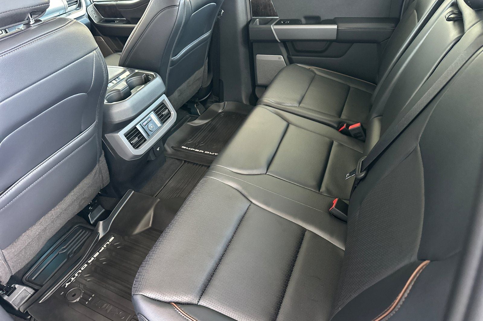 2025 Ford F-350SD Lariat DRW