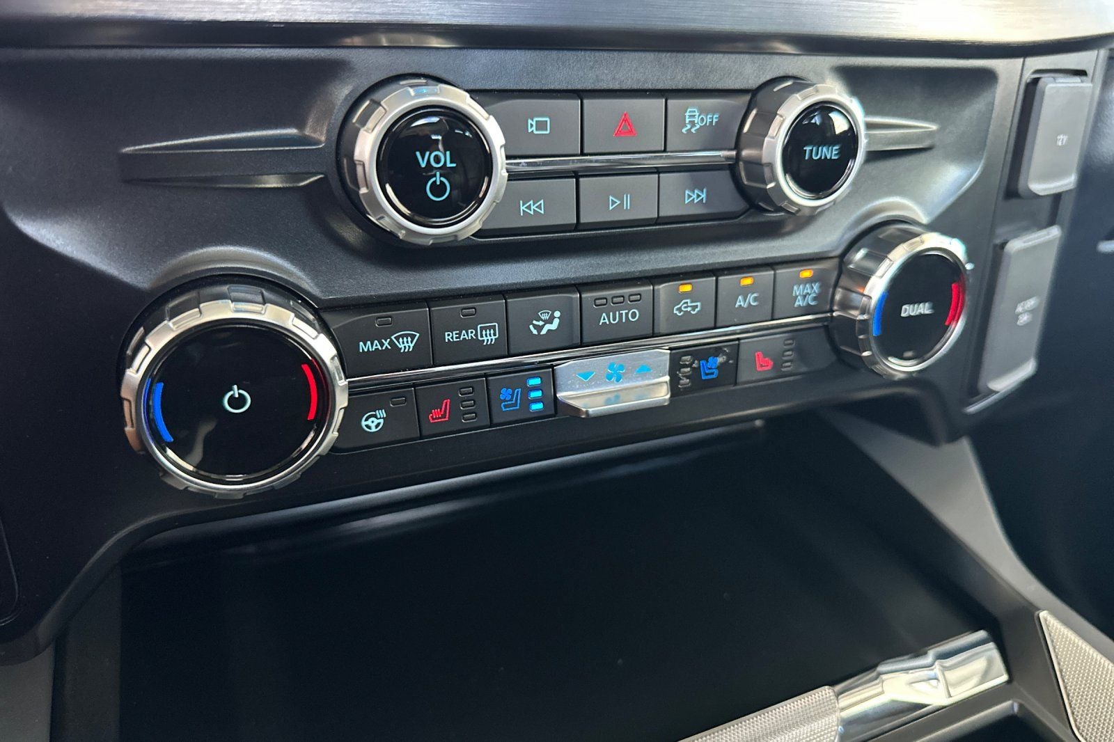2025 Ford F-350SD Lariat DRW