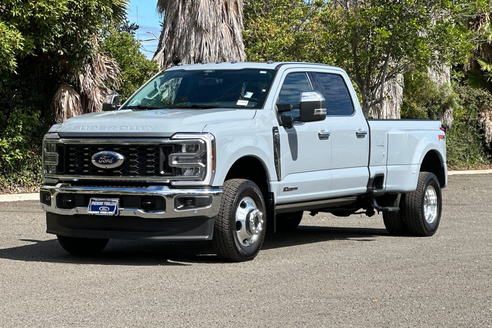 2025 Ford F-350SD Lariat DRW