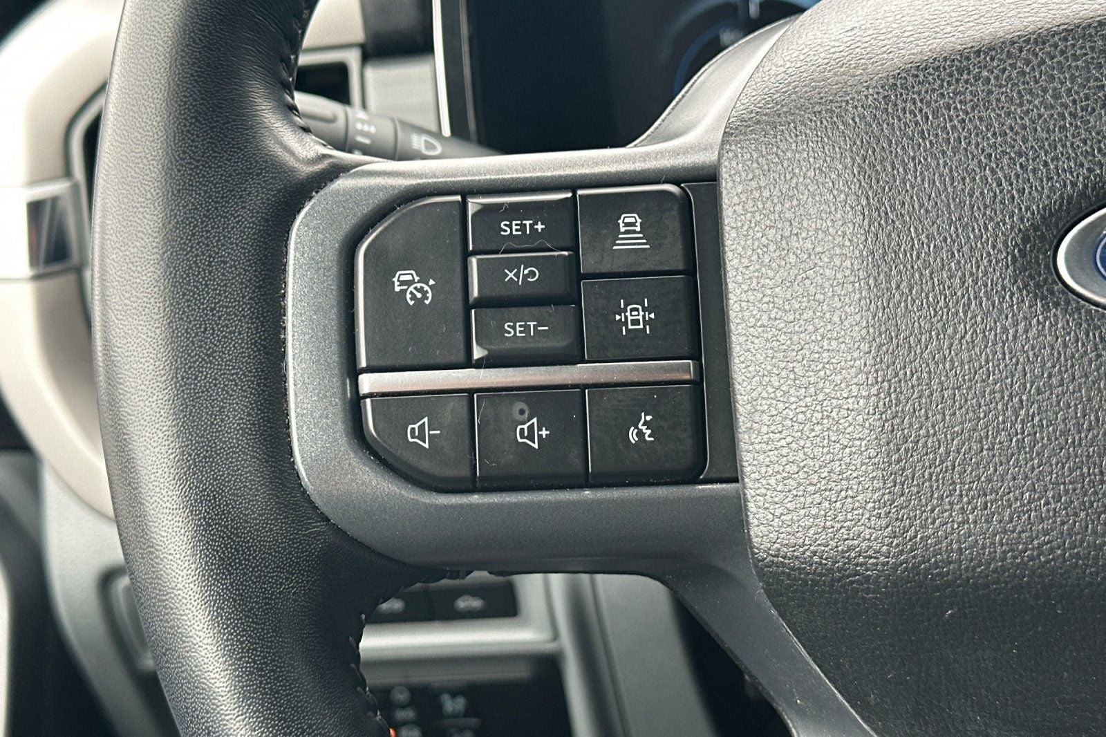 2023 Ford F-150 Lightning XLT