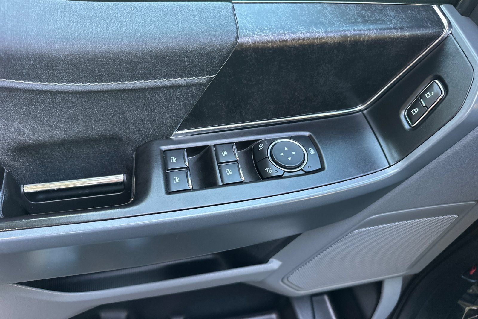 2023 Ford F-150 Lightning XLT