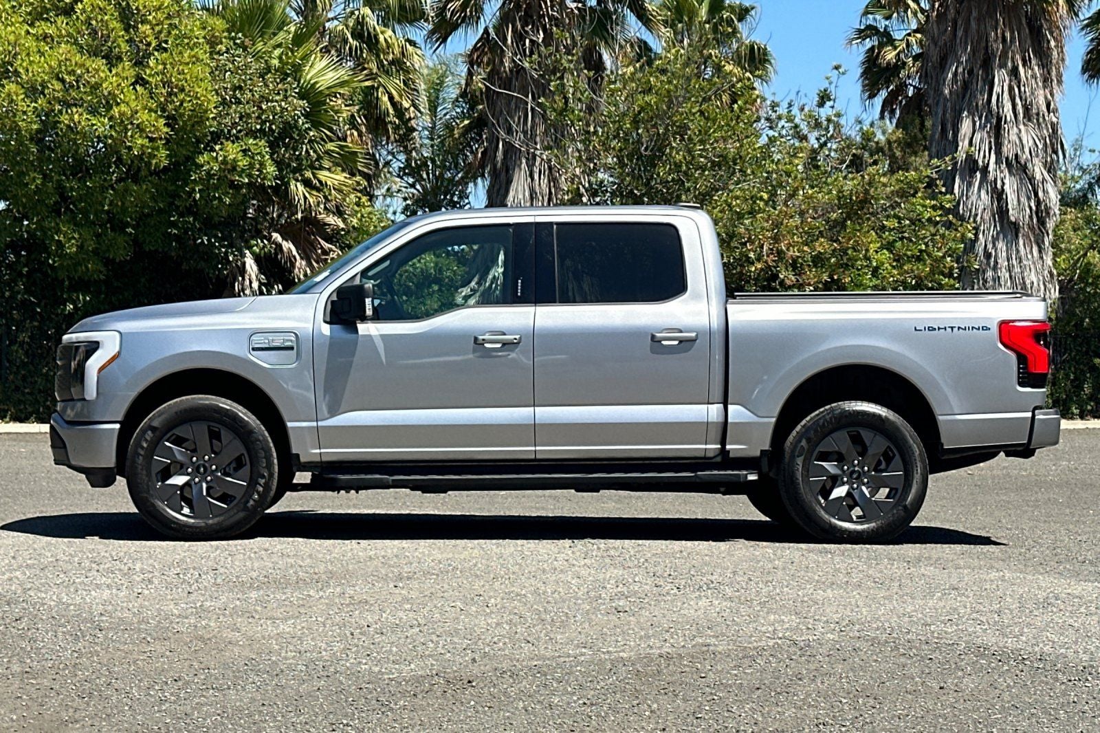 2023 Ford F-150 Lightning XLT