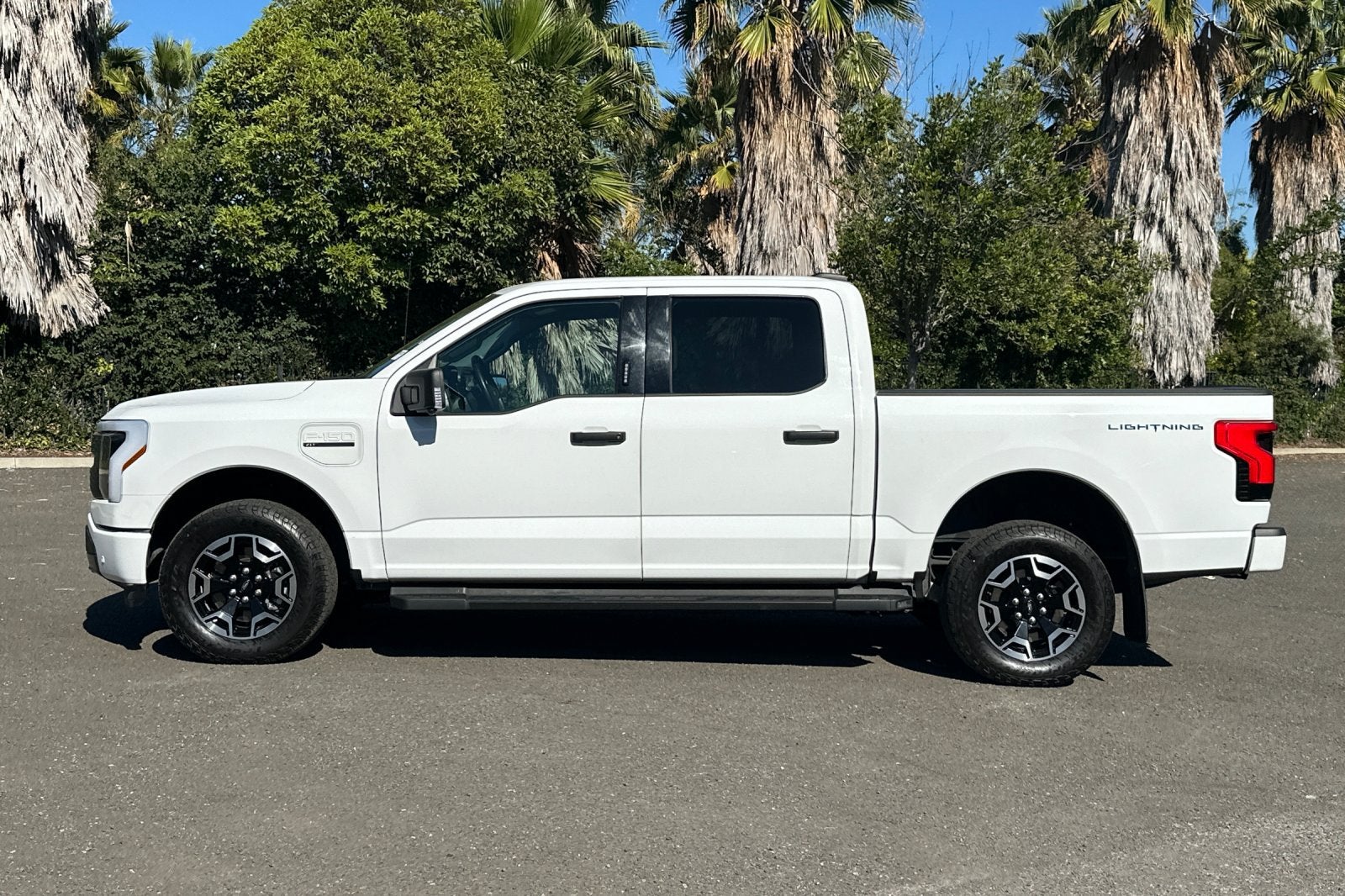 2023 Ford F-150 Lightning Pro