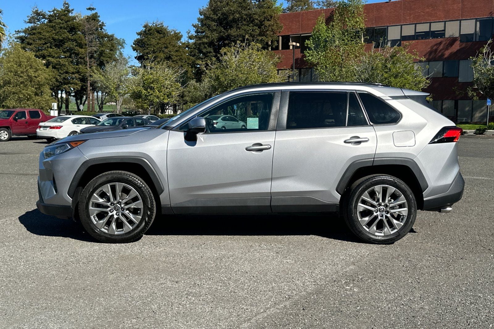2021 Toyota RAV4 XLE Premium