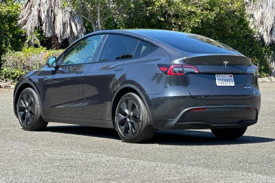 2025 Tesla Model Y Long Range