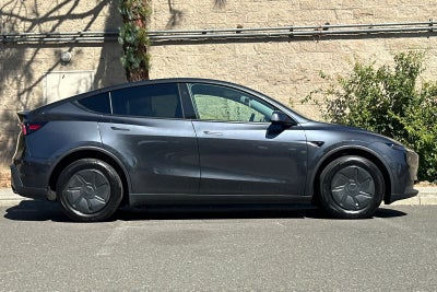 2026 Tesla Model Y Premium