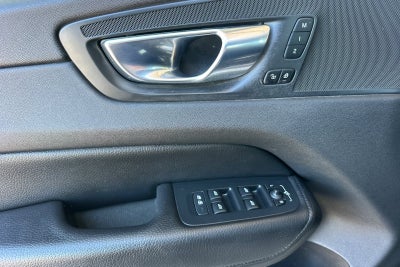 2020 Volvo XC60 T5 Momentum