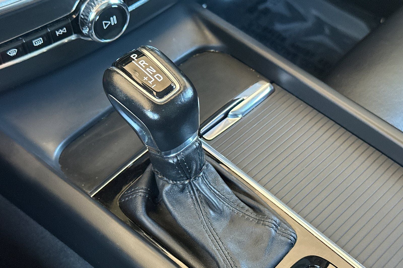 2020 Volvo XC60 T5 Momentum